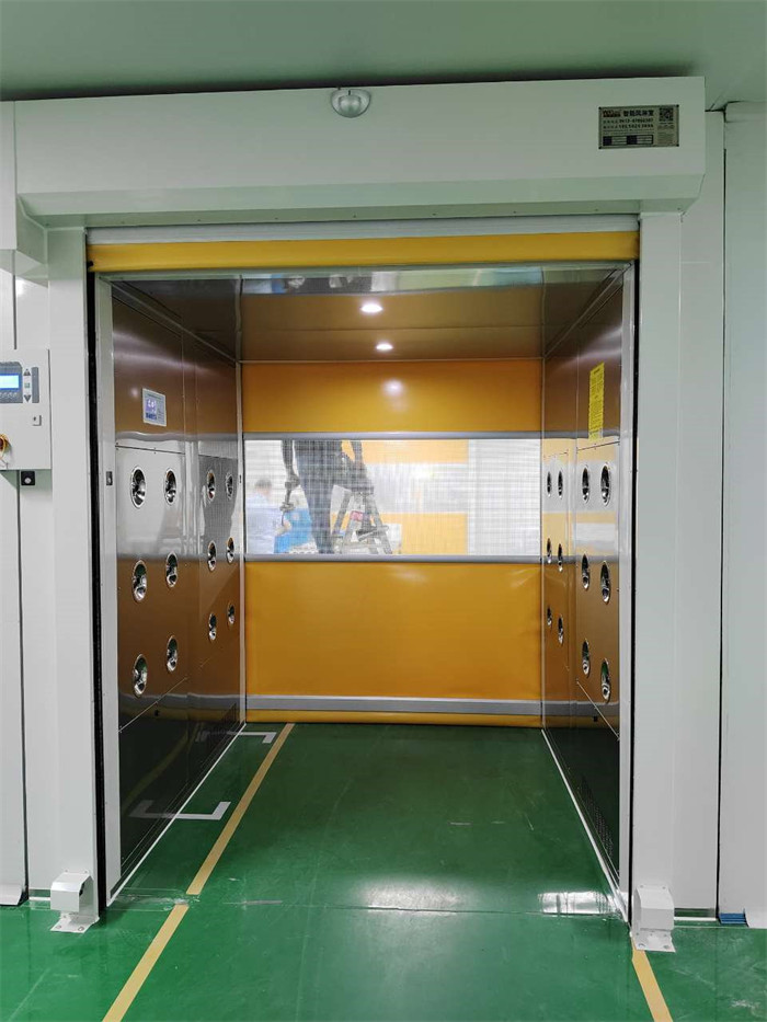 山東恒立器械有限公司安裝風淋室